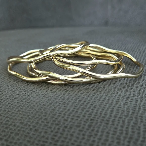 House🏠 of Harlow 1960 Set of Six6️⃣, Thin, Wavy🌊, Gold💛 Bangle Bracelets - Picture 11 of 15